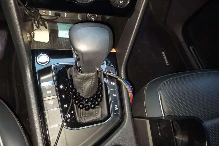 Used Volkswagen Tiguan L 2018 Revised 330TSI Automatic Two-Wheel Drive Flagship Edition Gear Lever
