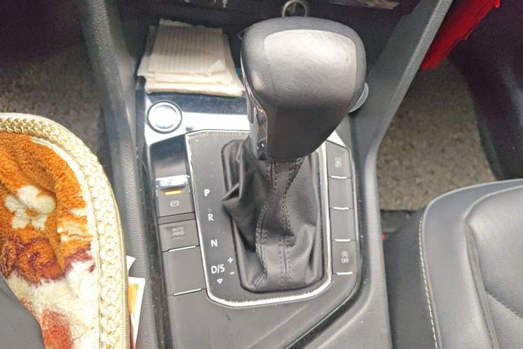 Used Volkswagen Tiguan L 2018 330TSI Automatic Two-Wheel Drive Comfort Edition Gear Lever
