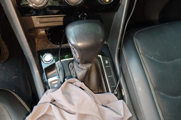 Used Volkswagen Tiguan L 2018 330TSI Automatic Two-Wheel Drive Luxury Edition Gear Lever