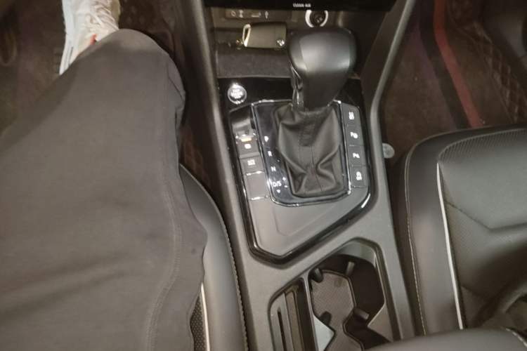 Used Volkswagen Tiguan L 2018 330TSI Automatic Two-Wheel Drive Flagship Edition Gear Lever