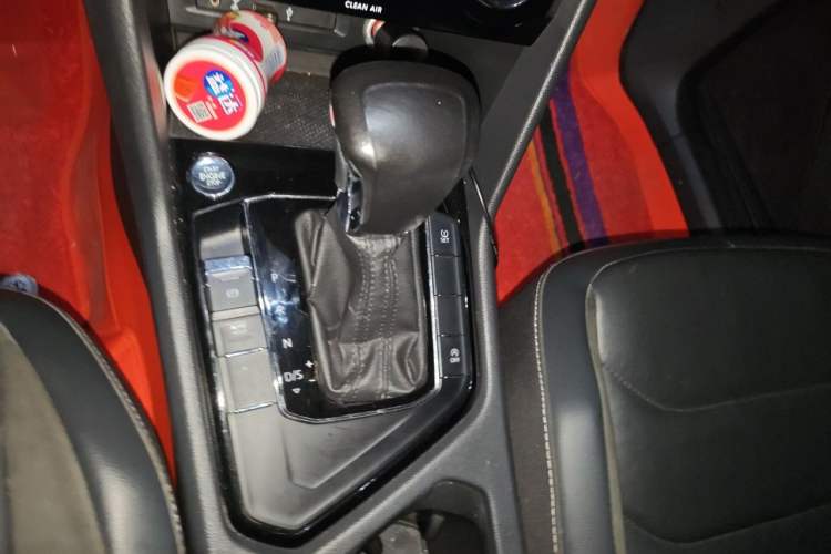 Used Volkswagen Tiguan L 2018 330TSI Automatic Two-Wheel Drive Luxury Edition Gear Lever