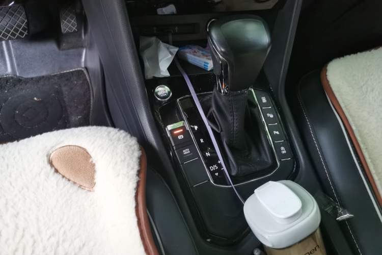 Used Volkswagen Tiguan L 2018 Revised 330TSI Automatic Two-Wheel Drive Flagship Edition Gear Lever