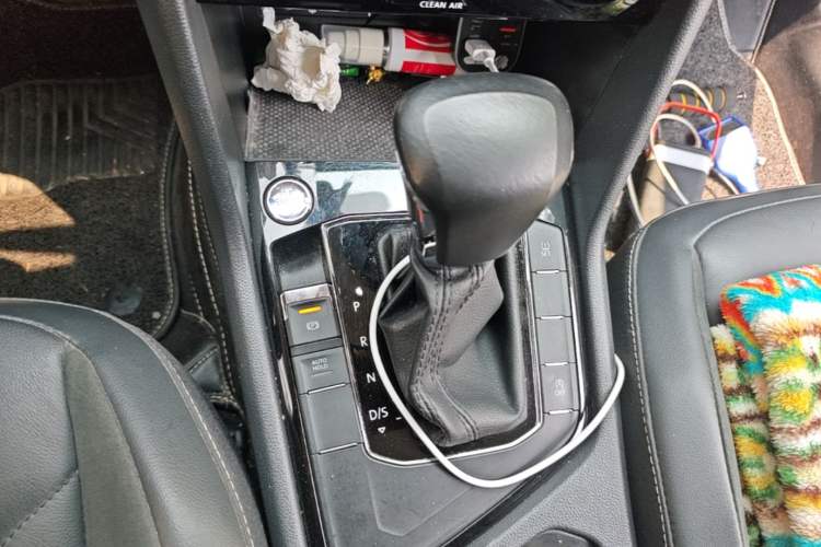 Used Volkswagen Tiguan L 2018 330TSI Automatic Two-Wheel Drive Comfort Edition Gear Lever