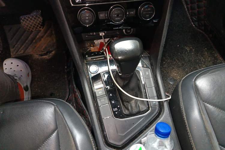 Used Volkswagen Tiguan L 2018 330TSI Automatic Two-Wheel Drive Luxury Edition Gear Lever