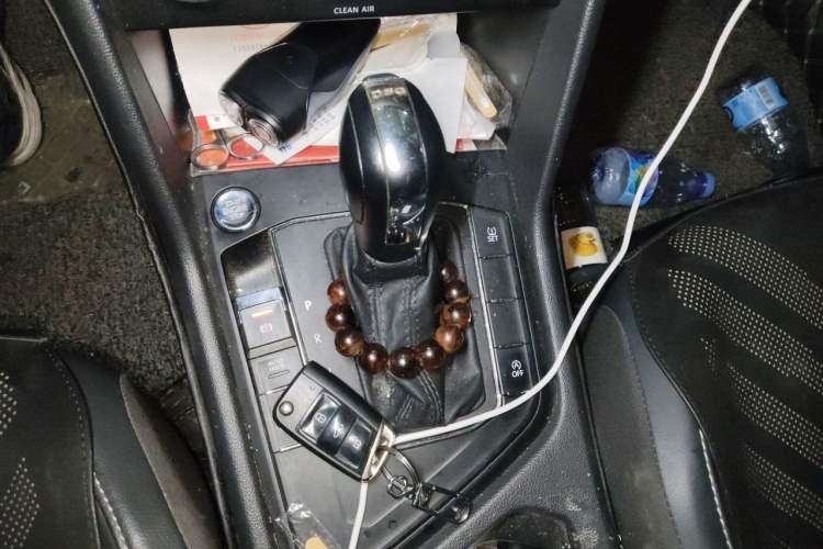 Used Volkswagen Tiguan L 2018 330TSI Automatic Two-Wheel Drive Luxury Edition Gear Lever