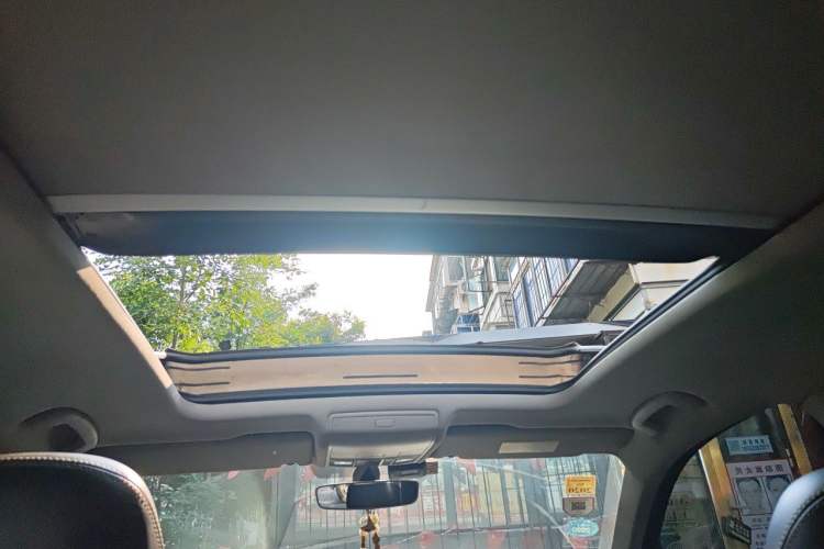 Used Volkswagen Tiguan L 2018 Facelift 330TSI Automatic Two-Wheel Drive Luxury Edition Headliner