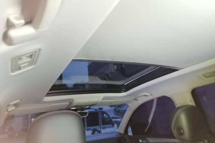 Used Volkswagen Tiguan L 2018 330TSI Automatic Two-Wheel Drive Luxury Edition Headliner