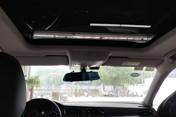 Used Volkswagen Tiguan L 2018 330TSI Automatic Two-Wheel Drive Luxury Edition Headliner