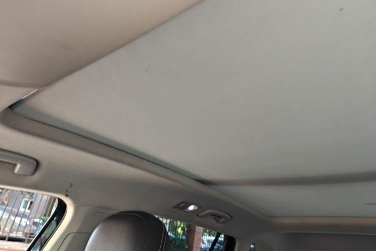 Used Volkswagen Tiguan L 2018 380TSI Automatic All-Wheel Drive Luxury Edition Headliner