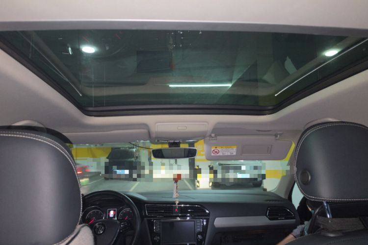 Used Volkswagen Tiguan L 2018 330TSI Automatic Two-Wheel Drive Luxury Edition Headliner