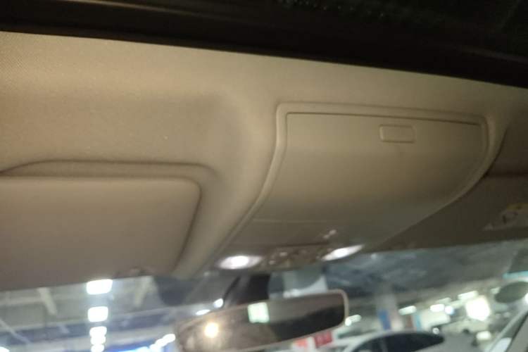 Used Volkswagen Tiguan L 2018 330TSI Automatic Two-Wheel Drive Flagship Edition Headliner