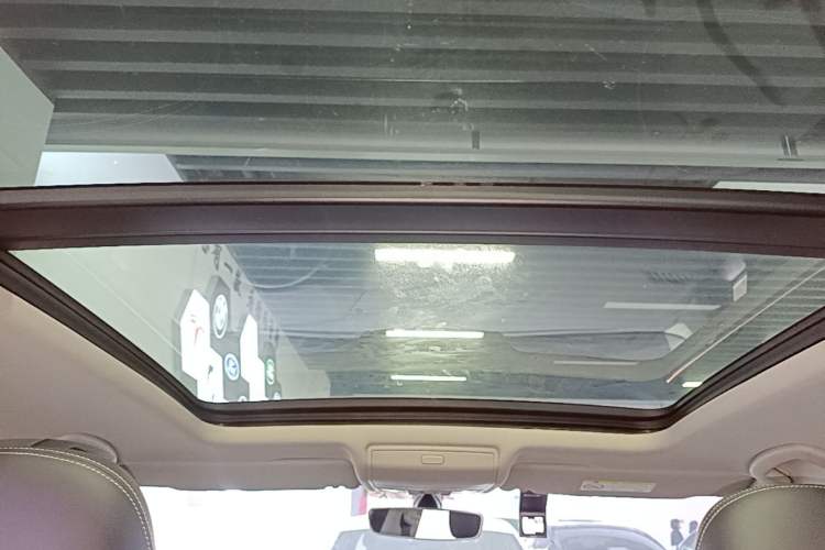 Used Volkswagen Tiguan L 2018 330TSI Automatic Two-Wheel Drive Luxury Edition Headliner