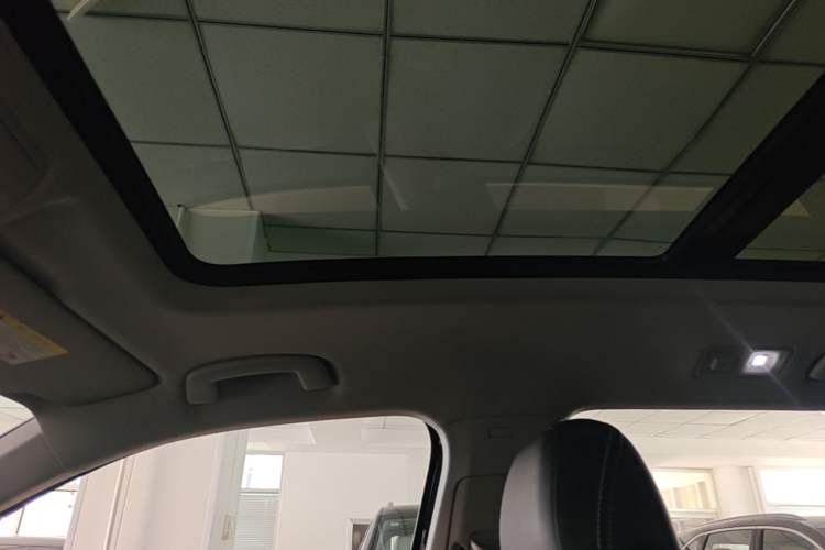 Used Volkswagen Tiguan L 2018 Facelift 330TSI Automatic Two-Wheel Drive Luxury Edition Headliner