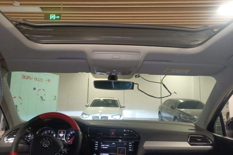 Used Volkswagen Tiguan L 2018 Facelift 330TSI Automatic Two-Wheel Drive Luxury Edition Headliner