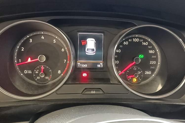Used Volkswagen Tiguan L 2018 Revised Version 330TSI Automatic Two-Wheel Drive Comfort Edition Instrument Cluster