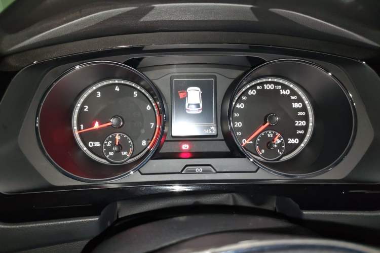 Used Volkswagen Tiguan L 2018 Revised Version 380TSI Automatic All-Wheel Drive Flagship Edition Instrument Cluster