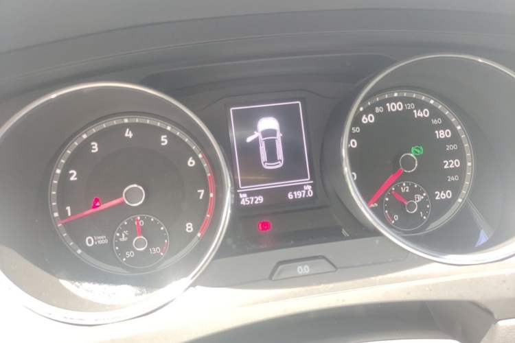 Used Volkswagen Tiguan L 2018 Revised Version 330TSI Automatic Two-Wheel Drive Trendy Edition Instrument Cluster
