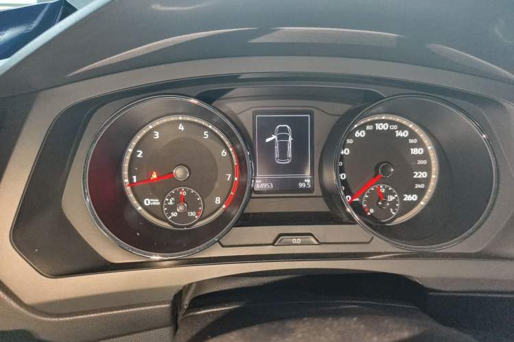 Used Volkswagen Tiguan L 2018 Revised Version 330TSI Automatic Two-Wheel Drive Trendy Edition Instrument Cluster
