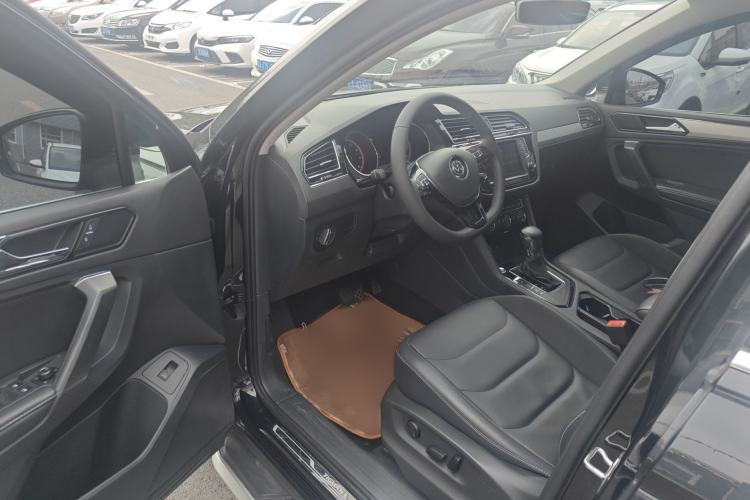 Used Volkswagen Tiguan L 2018 380TSI Automatic All-Wheel Drive Luxury Edition Interior 1
