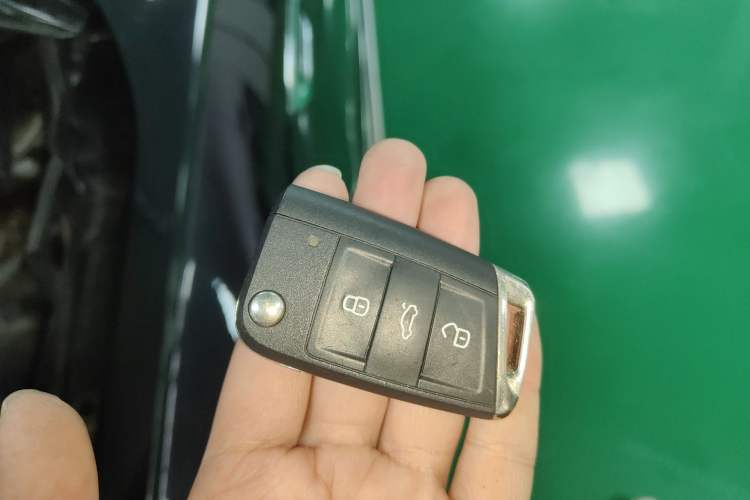 Used Volkswagen Tiguan L 2018 330TSI Automatic Two-Wheel Drive Luxury Edition Interior 1