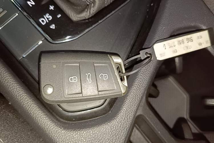 Used Volkswagen Tiguan L 2018 330TSI Automatic Two-Wheel Drive Luxury Edition Interior 1