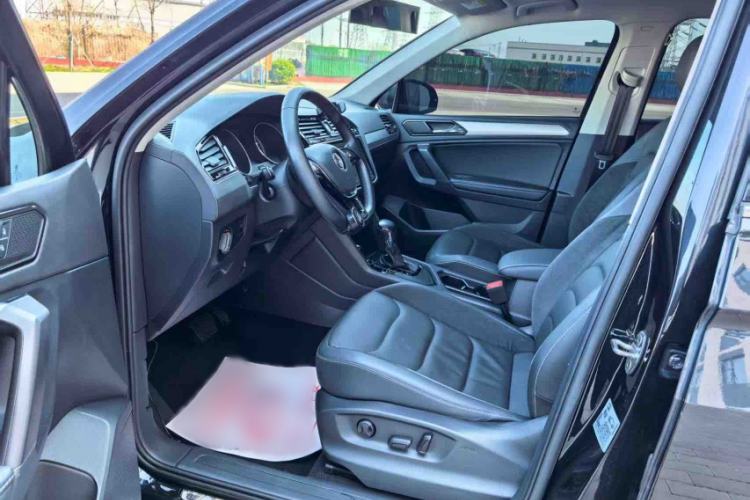 Used Volkswagen Tiguan L 2018 Facelift 330TSI Automatic Two-Wheel Drive Luxury Edition Interior 2