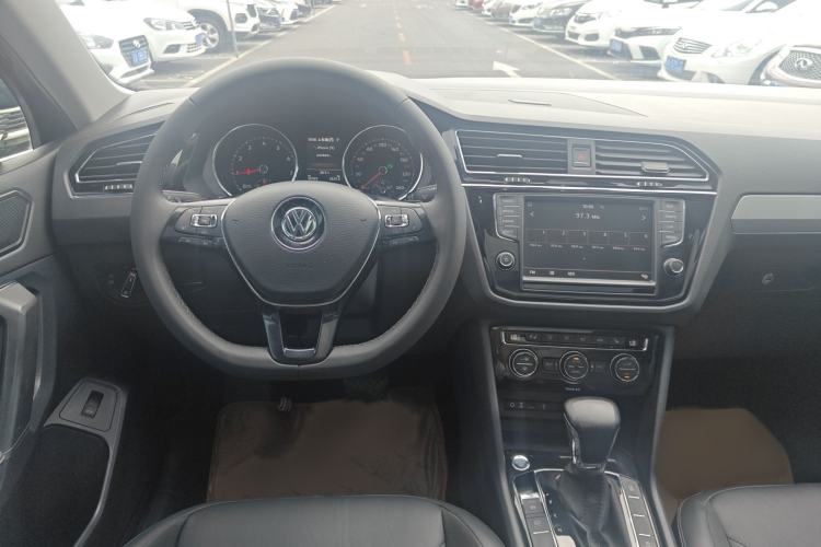 Used Volkswagen Tiguan L 2018 380TSI Automatic All-Wheel Drive Luxury Edition Interior 5