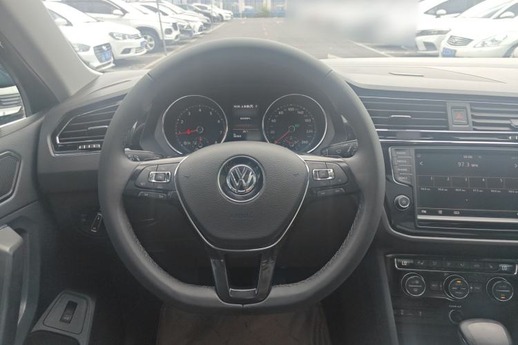 Used Volkswagen Tiguan L 2018 380TSI Automatic All-Wheel Drive Luxury Edition Interior 7