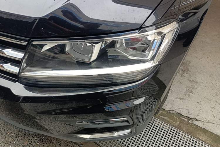 Used Volkswagen Tiguan L 2018 Revised Version 330TSI Automatic Two-Wheel Drive Comfort Edition Left Front Headlight