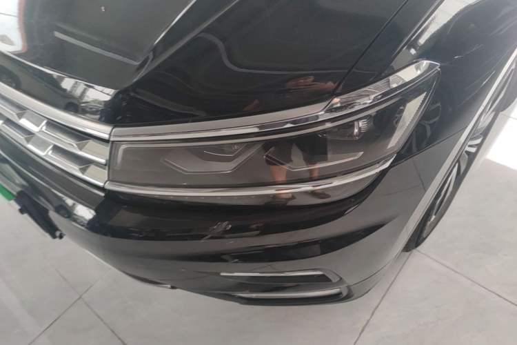 Used Volkswagen Tiguan L 2018 380TSI Automatic All-Wheel Drive Luxury Edition Left Front Headlight