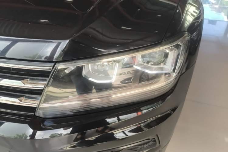 Used Volkswagen Tiguan L 2018 330TSI Automatic Two-Wheel Drive Comfort Edition Left Front Headlight
