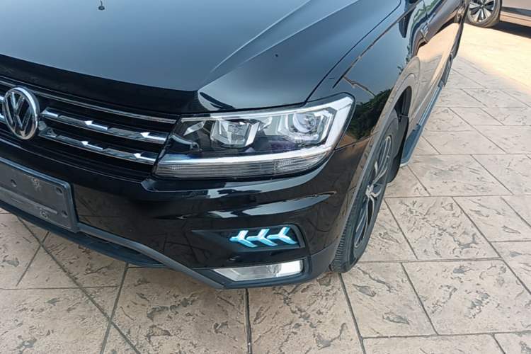Used Volkswagen Tiguan L 2018 Facelift 330TSI Automatic Two-Wheel Drive Luxury Edition Left Front Headlight