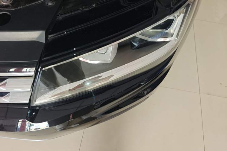 Used Volkswagen Tiguan L 2018 Facelift 330TSI Automatic Two-Wheel Drive Luxury Edition Left Front Headlight