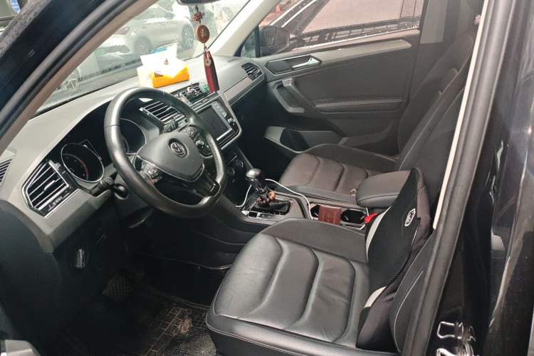Used Volkswagen Tiguan L 2018 330TSI Automatic Two-Wheel Drive Luxury Edition Left Front Seat