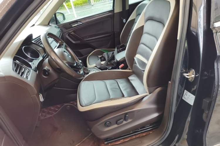 Used Volkswagen Tiguan L 2018 380TSI Automatic All-Wheel Drive Luxury Edition Left Front Seat