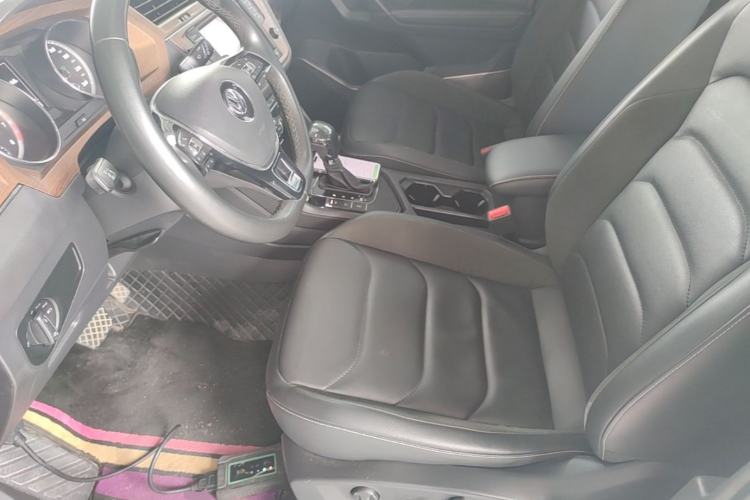 Used Volkswagen Tiguan L 2018 380TSI Automatic All-Wheel Drive Luxury Edition Left Front Seat