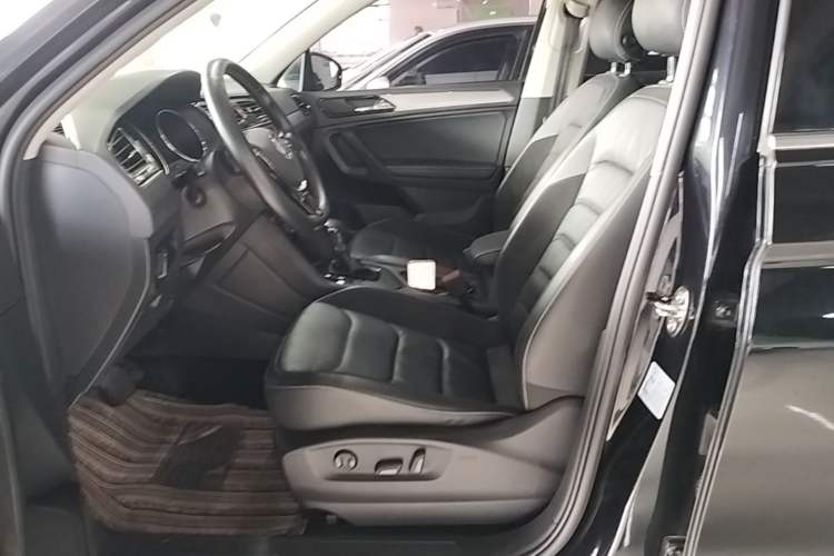 Used Volkswagen Tiguan L 2018 330TSI Automatic Two-Wheel Drive Luxury Edition Left Front Seat