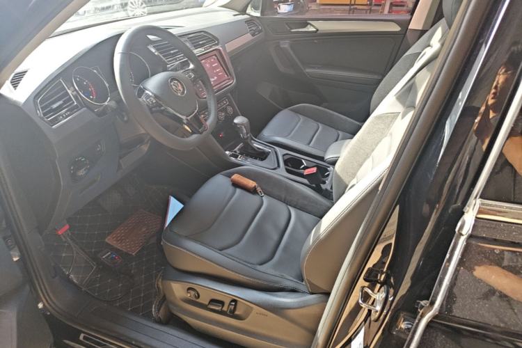 Used Volkswagen Tiguan L 2018 Facelift 330TSI Automatic Two-Wheel Drive Luxury Edition Left Front Seat