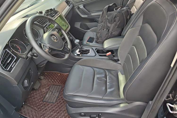 Used Volkswagen Tiguan L 2018 Facelift 330TSI Automatic Two-Wheel Drive Luxury Edition Left Front Seat