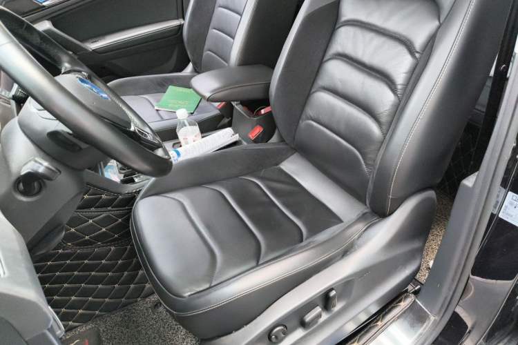 Used Volkswagen Tiguan L 2018 380TSI Automatic All-Wheel Drive Luxury Edition Left Front Seat