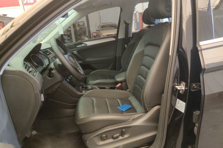 Used Volkswagen Tiguan L 2018 330TSI Automatic Two-Wheel Drive Luxury Edition Left Front Seat
