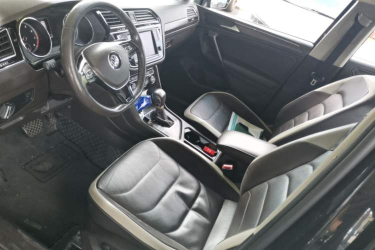 Used Volkswagen Tiguan L 2018 330TSI Automatic Two-Wheel Drive Luxury Edition Left Front Seat
