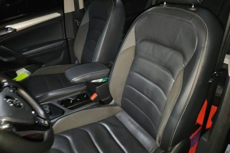 Used Volkswagen Tiguan L 2018 330TSI Automatic Two-Wheel Drive Luxury Edition Left Front Seat