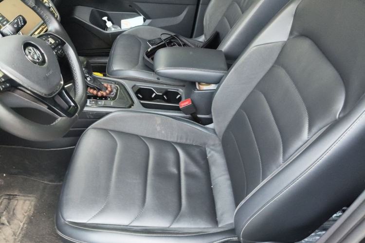 Used Volkswagen Tiguan L 2018 330TSI Automatic Two-Wheel Drive Luxury Edition Left Front Seat