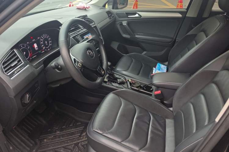 Used Volkswagen Tiguan L 2018 330TSI Automatic Two-Wheel Drive Luxury Edition Left Front Seat