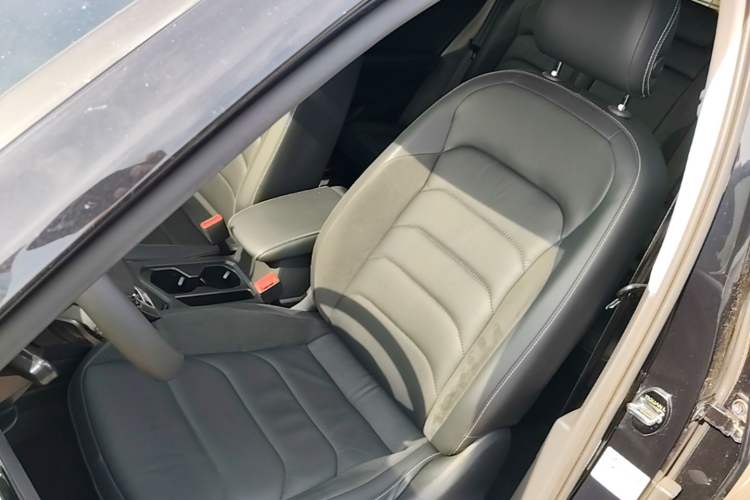 Used Volkswagen Tiguan L 2018 380TSI Automatic All-Wheel Drive Luxury Edition Left Front Seat