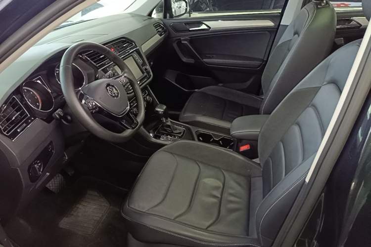 Used Volkswagen Tiguan L 2018 330TSI Automatic Two-Wheel Drive Luxury Edition Left Front Seat