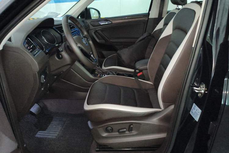 Used Volkswagen Tiguan L 2018 Revised Version 330TSI Automatic Two-Wheel Drive Comfort Edition Left Front Seat