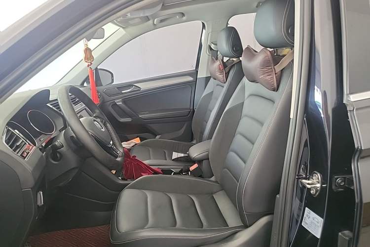 Used Volkswagen Tiguan L 2018 380TSI Automatic All-Wheel Drive Luxury Edition Left Front Seat
