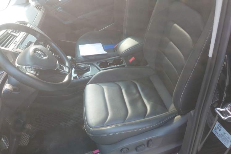 Used Volkswagen Tiguan L 2018 380TSI Automatic All-Wheel Drive Luxury Edition Left Front Seat